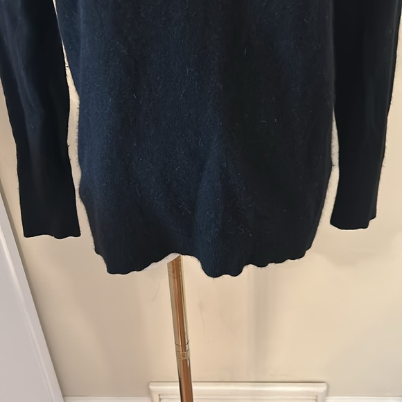 Banana Republic Black, Marino wool sweater size medium boat neck - Picture 7 of 8